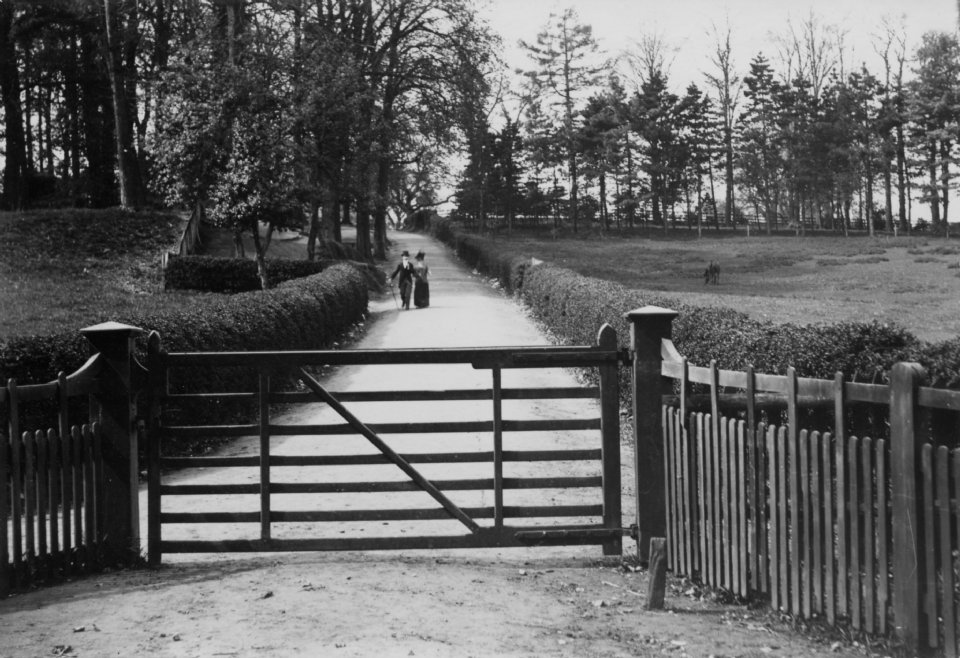 1900 St Paul's Road East